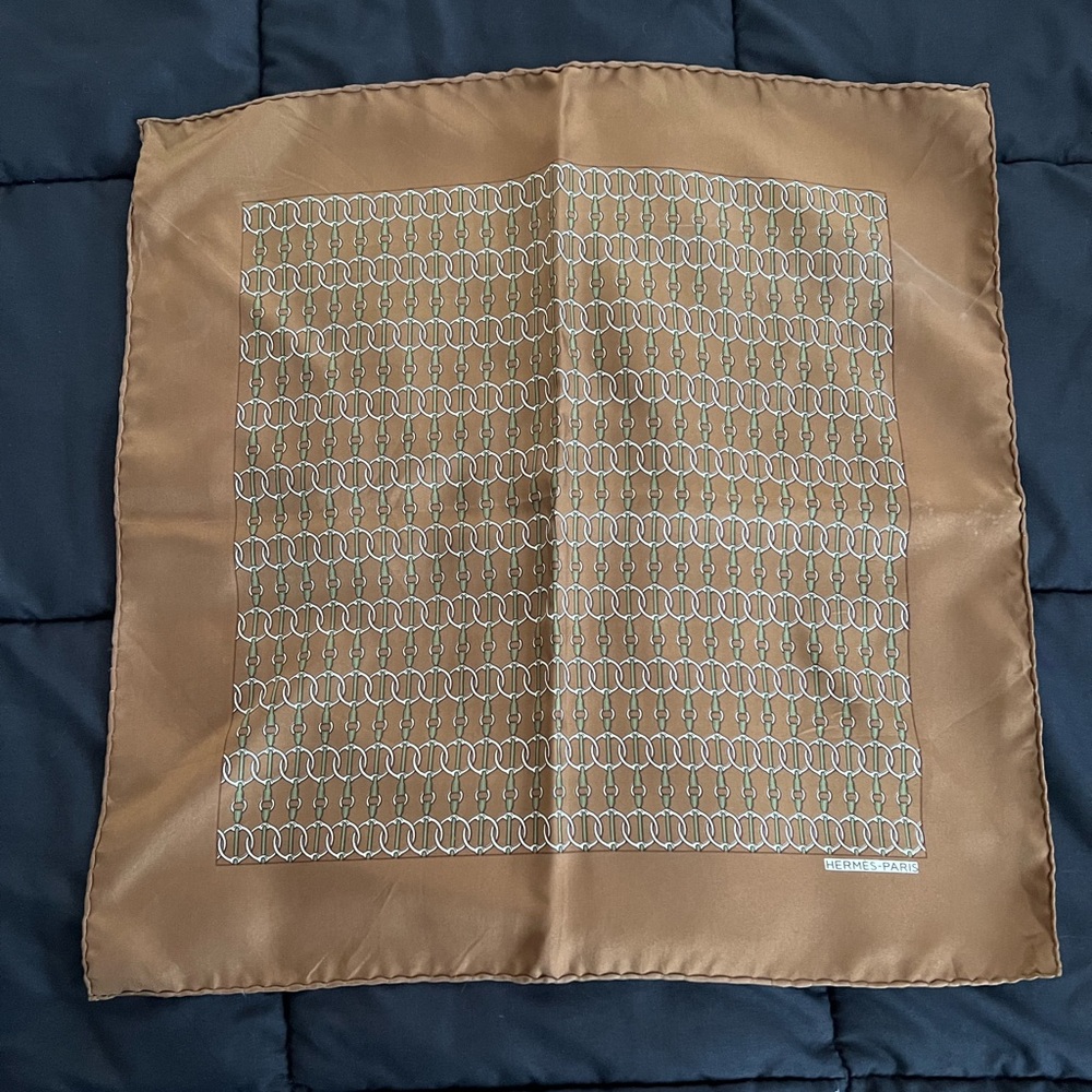 Hermès Paris Silk Gavroche Pocket Square 42cm Brown Chain Pattern